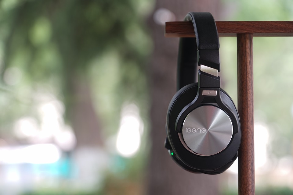 Top Reasons to Use Wireless Headphones